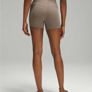 Lululemon Align High-Rise Short 4"
Nomad size 2 W7CJQS